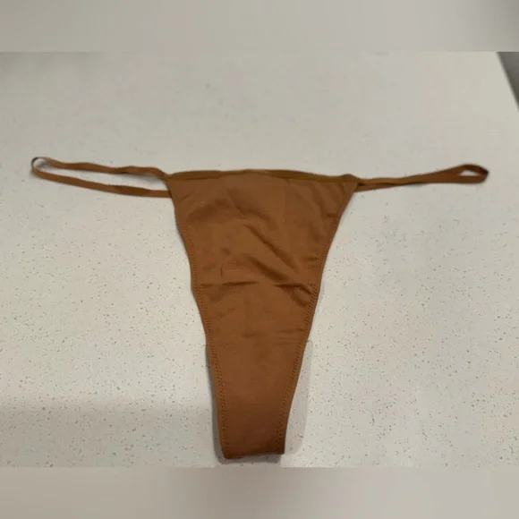 NWT Skims - Fits Everybody T- string Thong - Camel, 3X - Picture 4 of 11